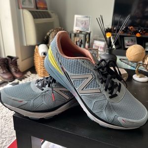 NEW Disney New Balance Dumbo Running Shoes